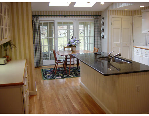 76 Cleveland Road Wellesley, MA 02481 - Photo 2 of 13