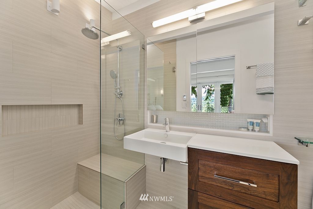 17328 Sylvester Road Southwest Burien, WA 98166 - Photo 18 of 40 Gallery Image 18