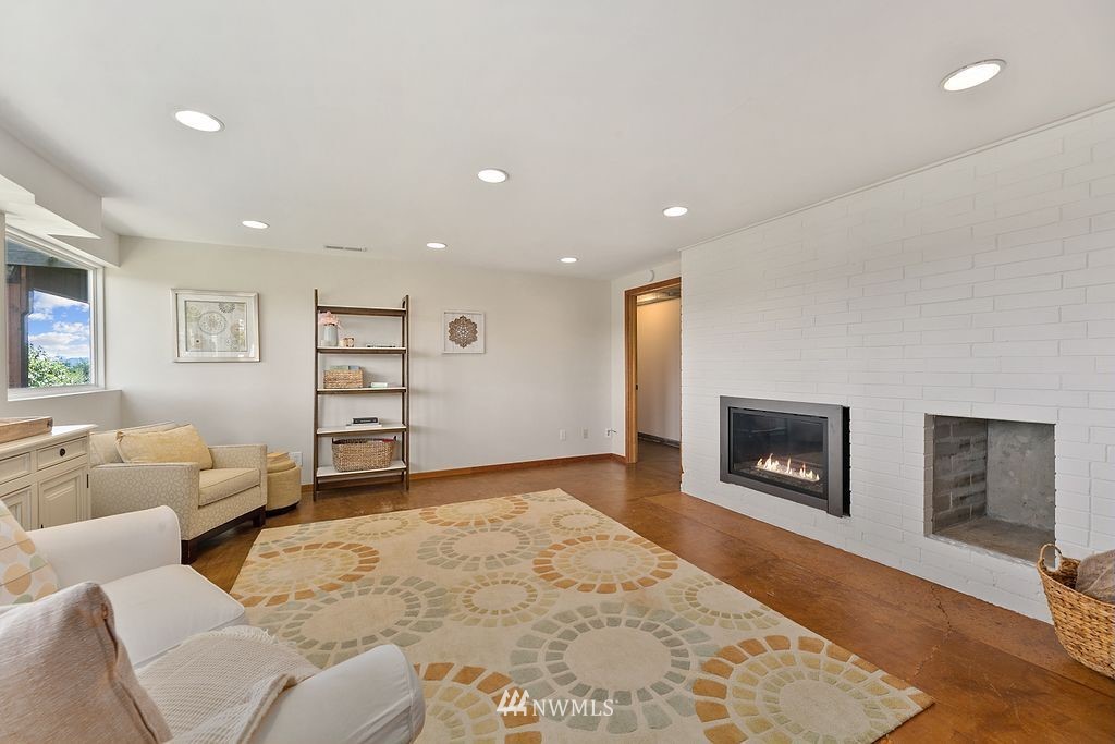 17328 Sylvester Road Southwest Burien, WA 98166 - Photo 26 of 40 Gallery Image 26