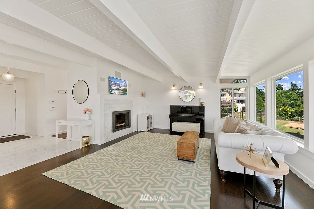 17328 Sylvester Road Southwest Burien, WA 98166 - Photo 5 of 40 Gallery Image 5
