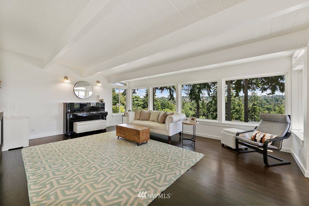 17328 Sylvester Road Southwest Burien, WA 98166 - Photo 6 of 40 Gallery Image 6