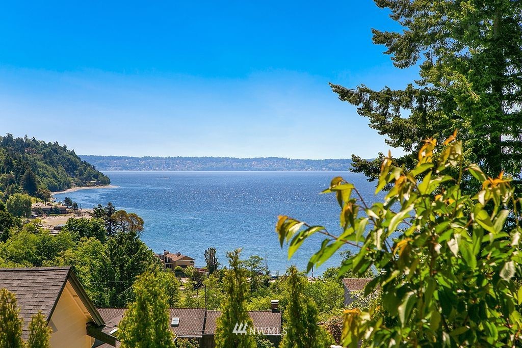 17328 Sylvester Road Southwest Burien, WA 98166 - Photo 10 of 40 Gallery Image 10