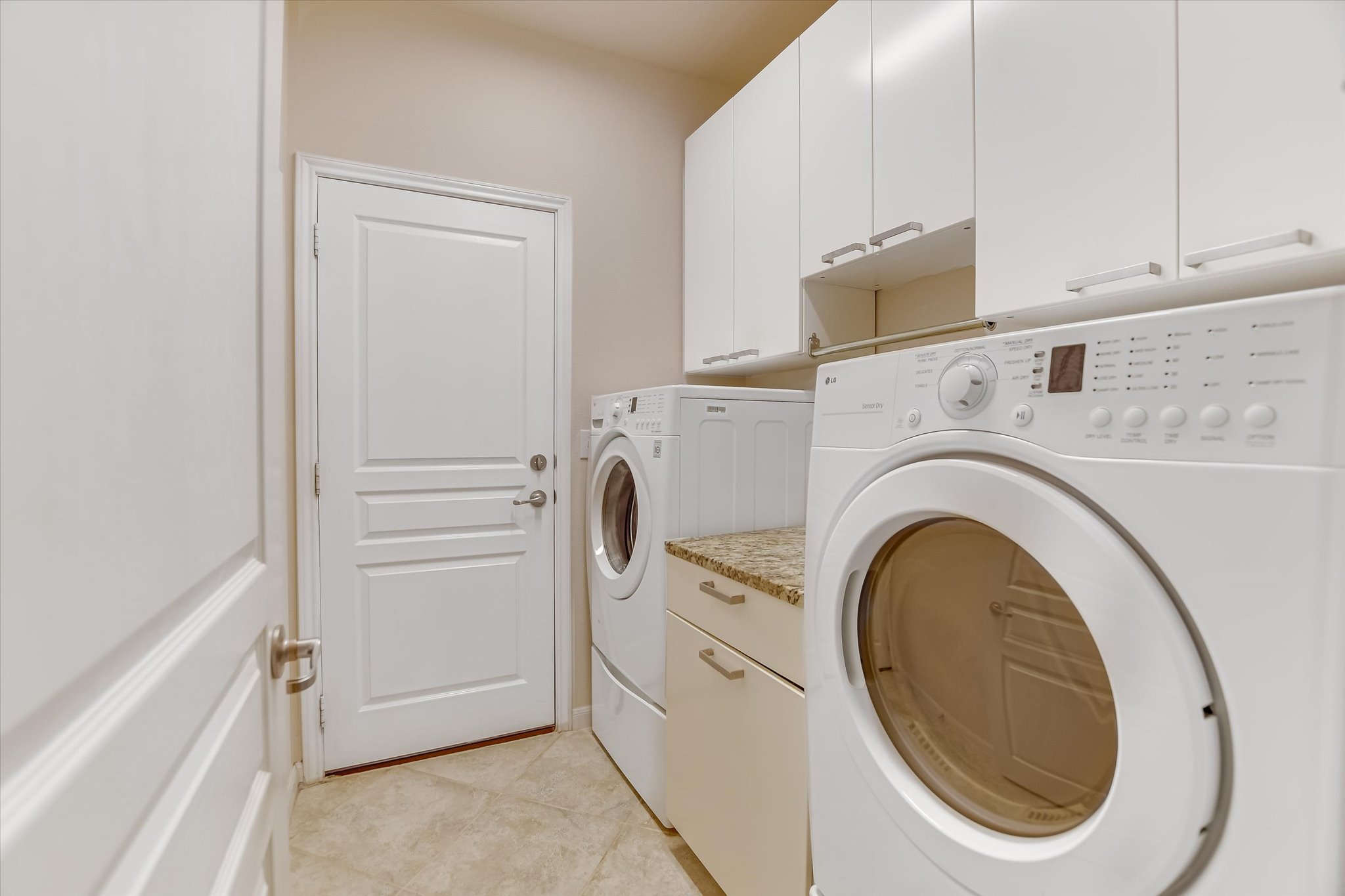 418 Monarch Trail Georgetown, TX 78633 - Photo 12 of 24 a utility room with dryer and washer
