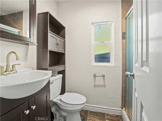 a view of utility room