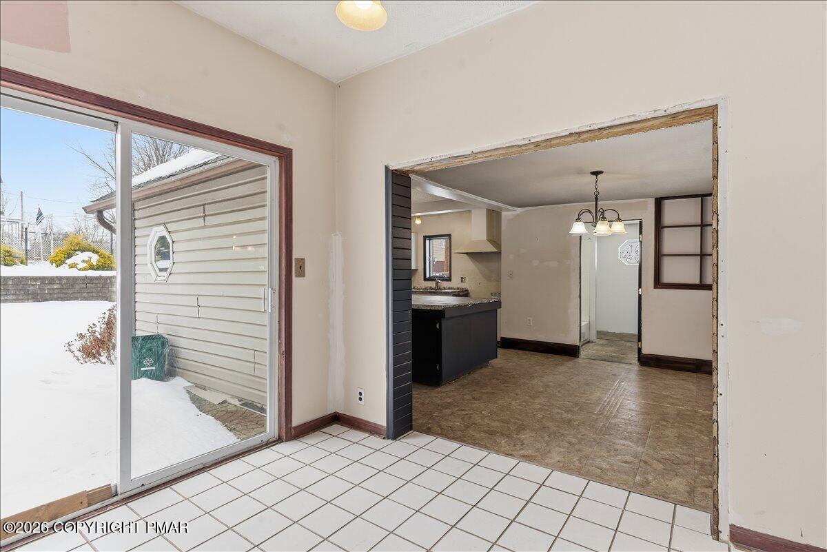 512 Broad Street Pittston, PA 18640 - Photo 14 of 38 Breakfast Nook