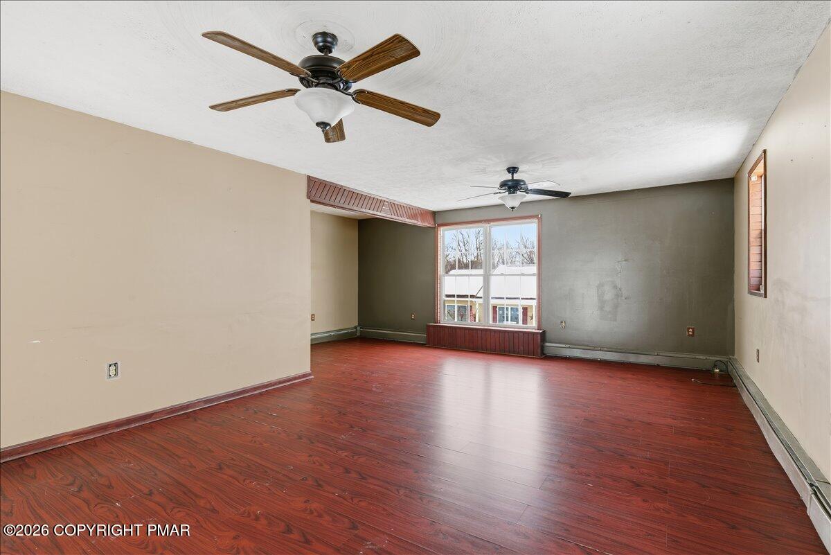 512 Broad Street Pittston, PA 18640 - Photo 17 of 38 Family Room