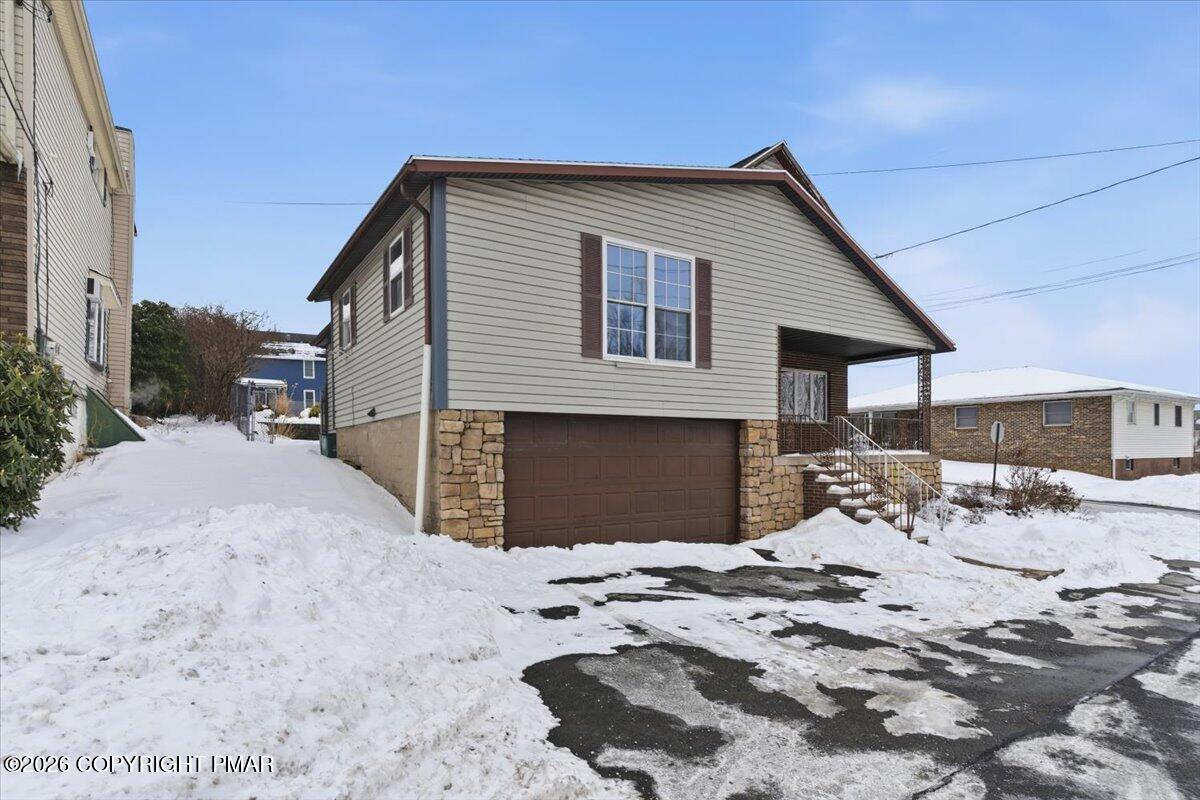 512 Broad Street Pittston, PA 18640 - Photo 2 of 38 Garage
