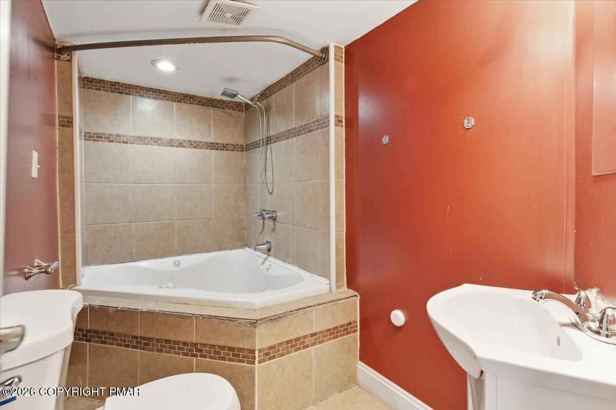 512 Broad Street Pittston, PA 18640 - Photo 25 of 38 Full Bath