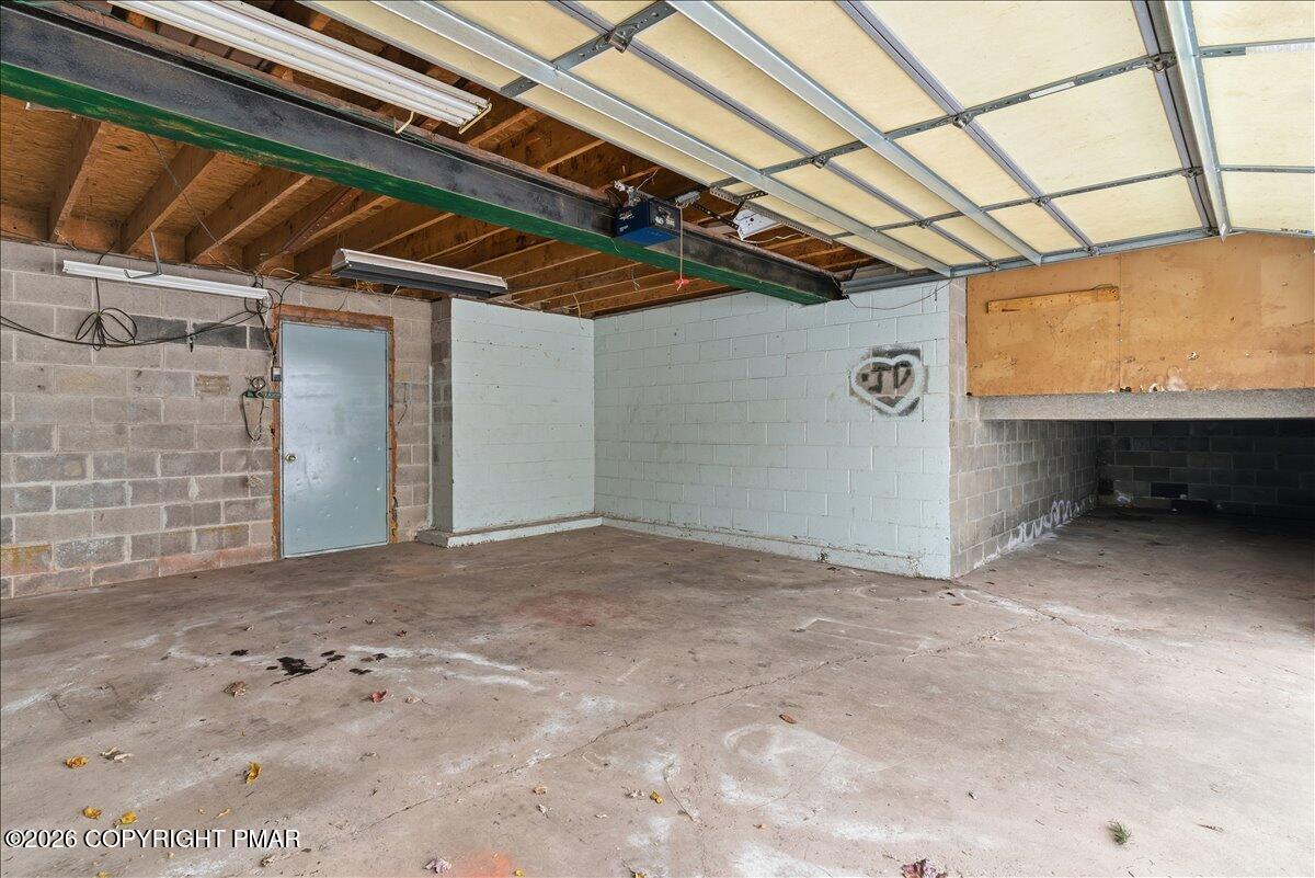 512 Broad Street Pittston, PA 18640 - Photo 30 of 38 Garage