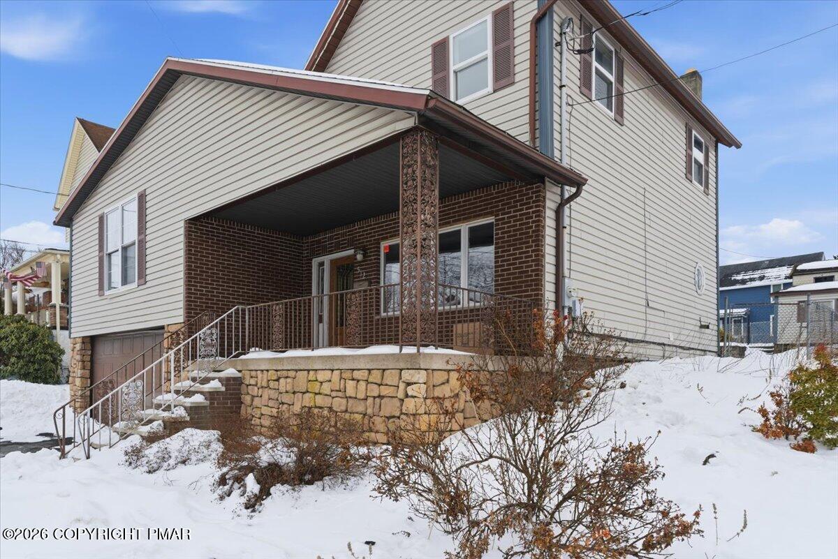 512 Broad Street Pittston, PA 18640 - Photo 3 of 38 Sideview