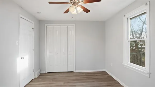 $213,900 | 1017 East Smith Avenue, Independence, MO 64050