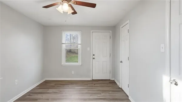 $213,900 | 1017 East Smith Avenue, Independence, MO 64050