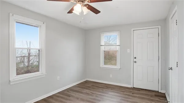 $213,900 | 1017 East Smith Avenue, Independence, MO 64050