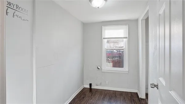 $213,900 | 1017 East Smith Avenue, Independence, MO 64050