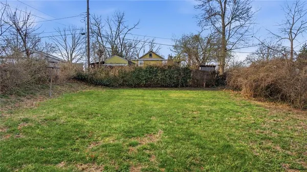 $213,900 | 1017 East Smith Avenue, Independence, MO 64050
