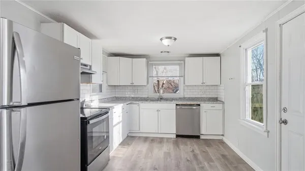 $213,900 | 1017 East Smith Avenue, Independence, MO 64050