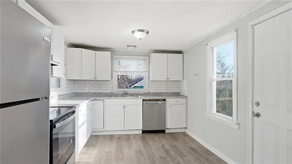 $213,900 | 1017 East Smith Avenue, Independence, MO 64050