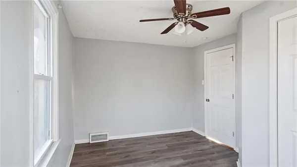 $213,900 | 1017 East Smith Avenue, Independence, MO 64050