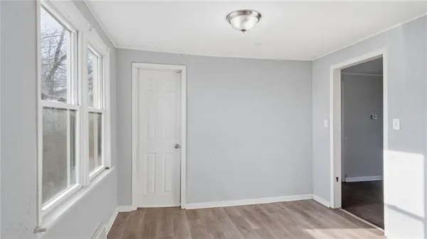 $213,900 | 1017 East Smith Avenue, Independence, MO 64050