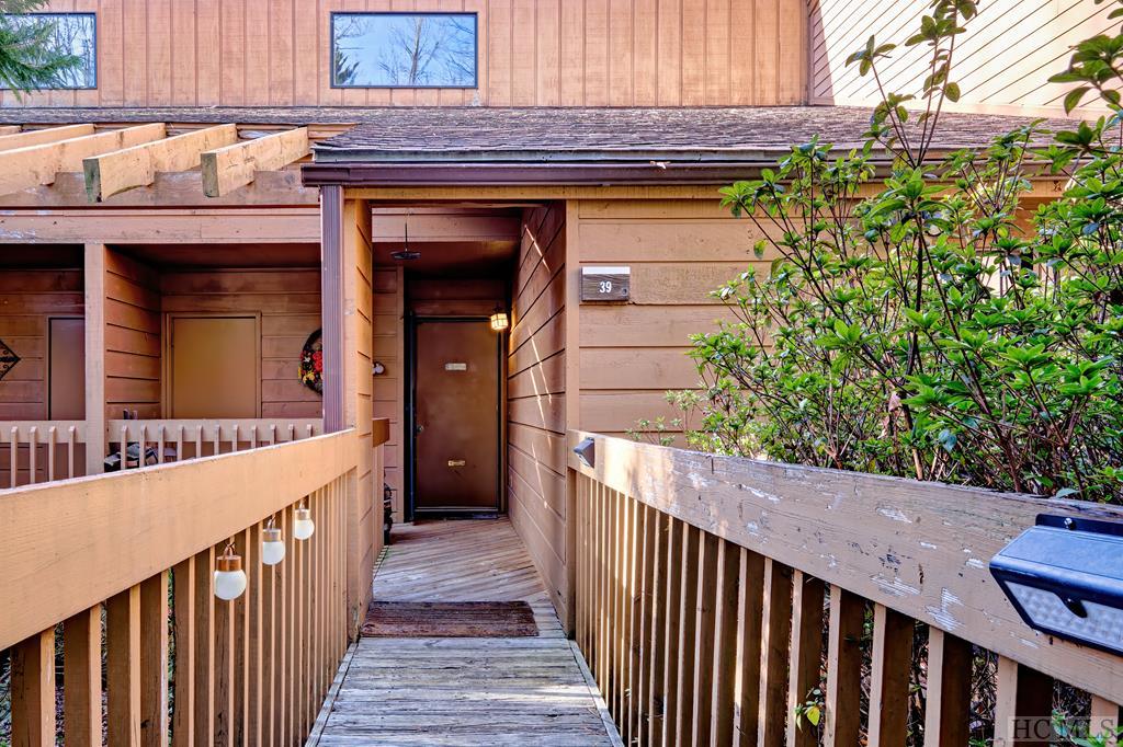 81 Emerald Ridge Road, Unit 39 Sapphire, NC 28774 - Photo 1 of 19 Gallery Image 1