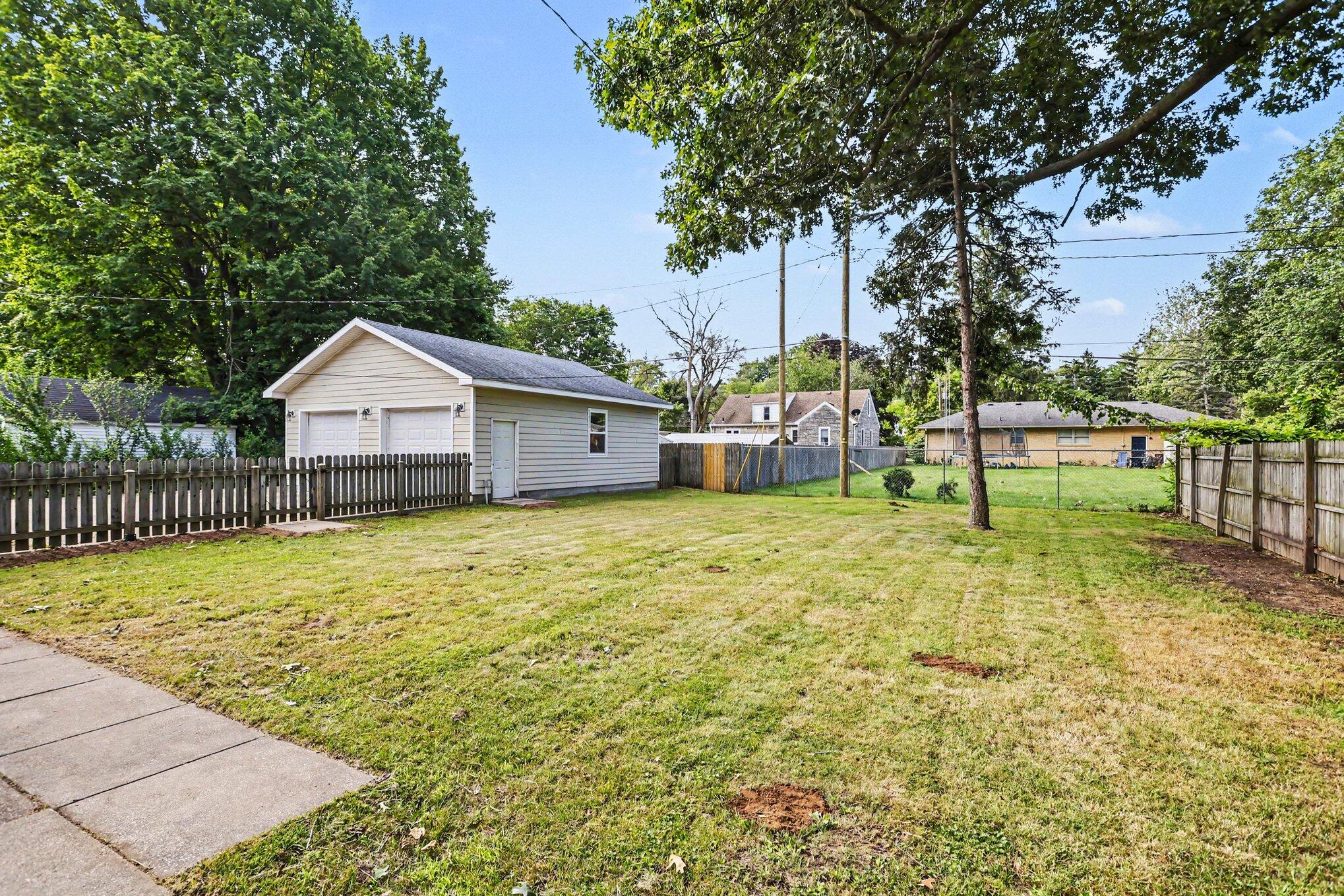 530 Montezuma Road Benton Harbor, MI 49022 - Photo 20 of 21 file_4092