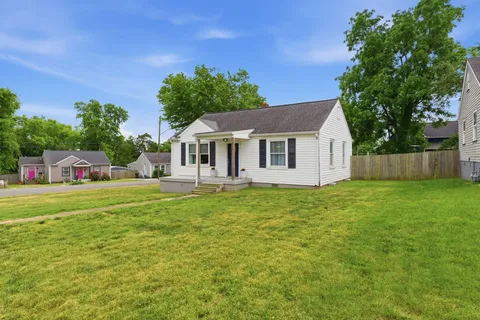 $395,000 | 944 Chickasaw Avenue, Nashville, TN 37207
