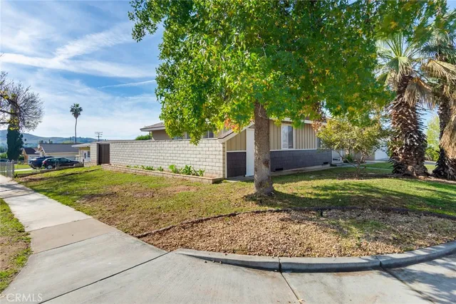 $569,999 | 194 West Blaine Street, Riverside, CA 92507