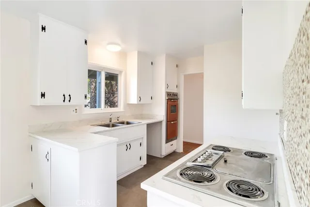 $569,999 | 194 West Blaine Street, Riverside, CA 92507