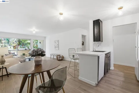 $385,000 | 955 Shorepoint Court, Unit 100, Alameda, CA 94501