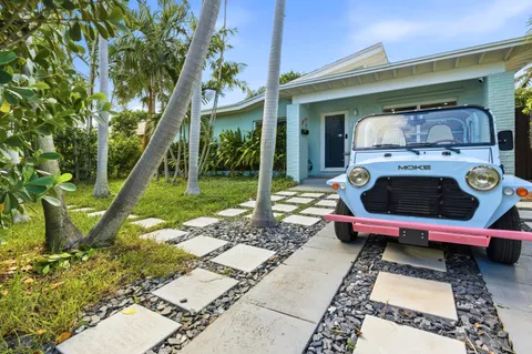 a view of outdoor space yard deck and patio
