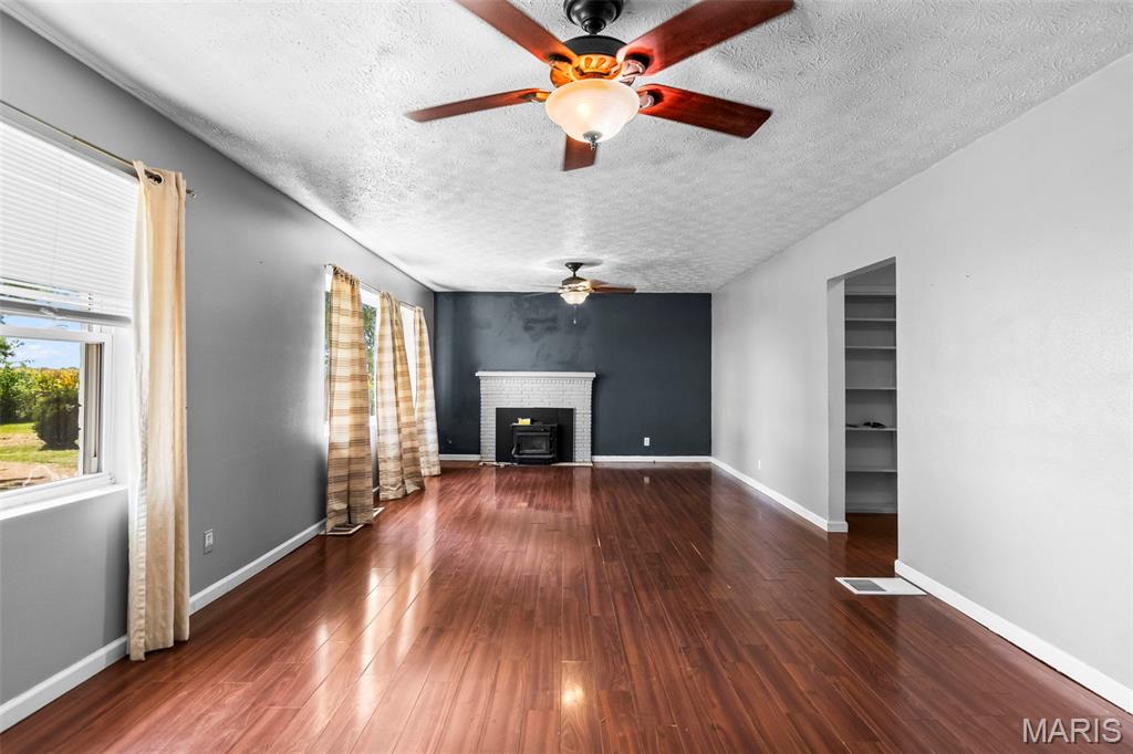 23946 Grosenheider Road Litchfield, IL 62056 - Photo 9 of 35 Gallery Image 9