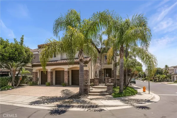 $3,280,000 | 19076 Stonehurst Lane, Huntington Beach, CA 92648