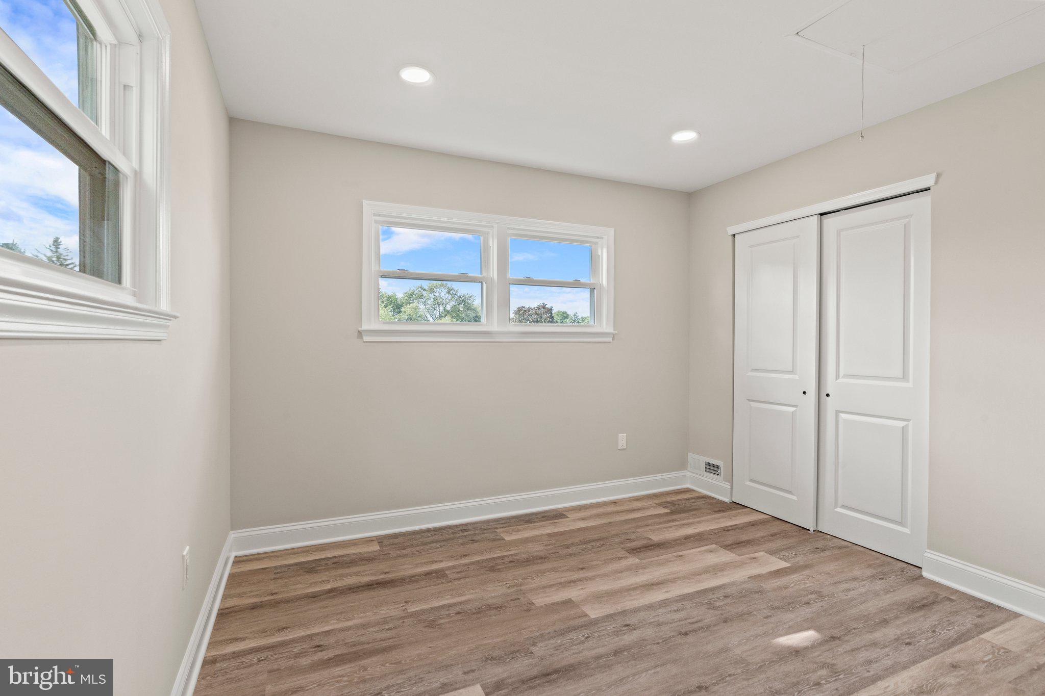 950 Dogwood Road Warminster, PA 18974 - Photo 18 of 40