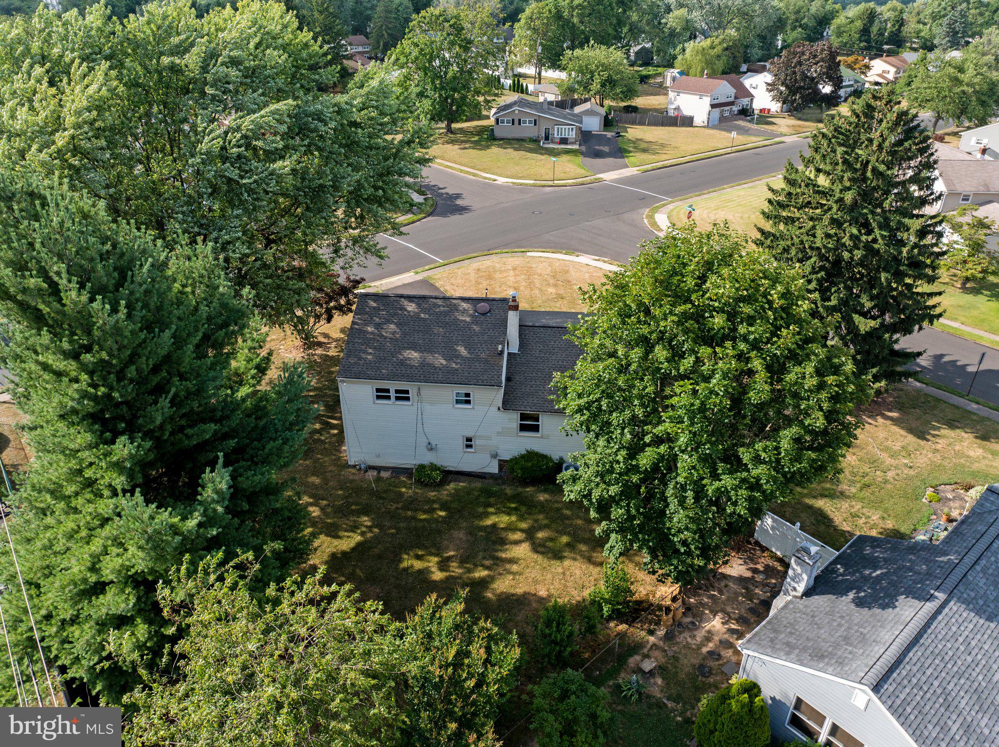 950 Dogwood Road Warminster, PA 18974 - Photo 4 of 40