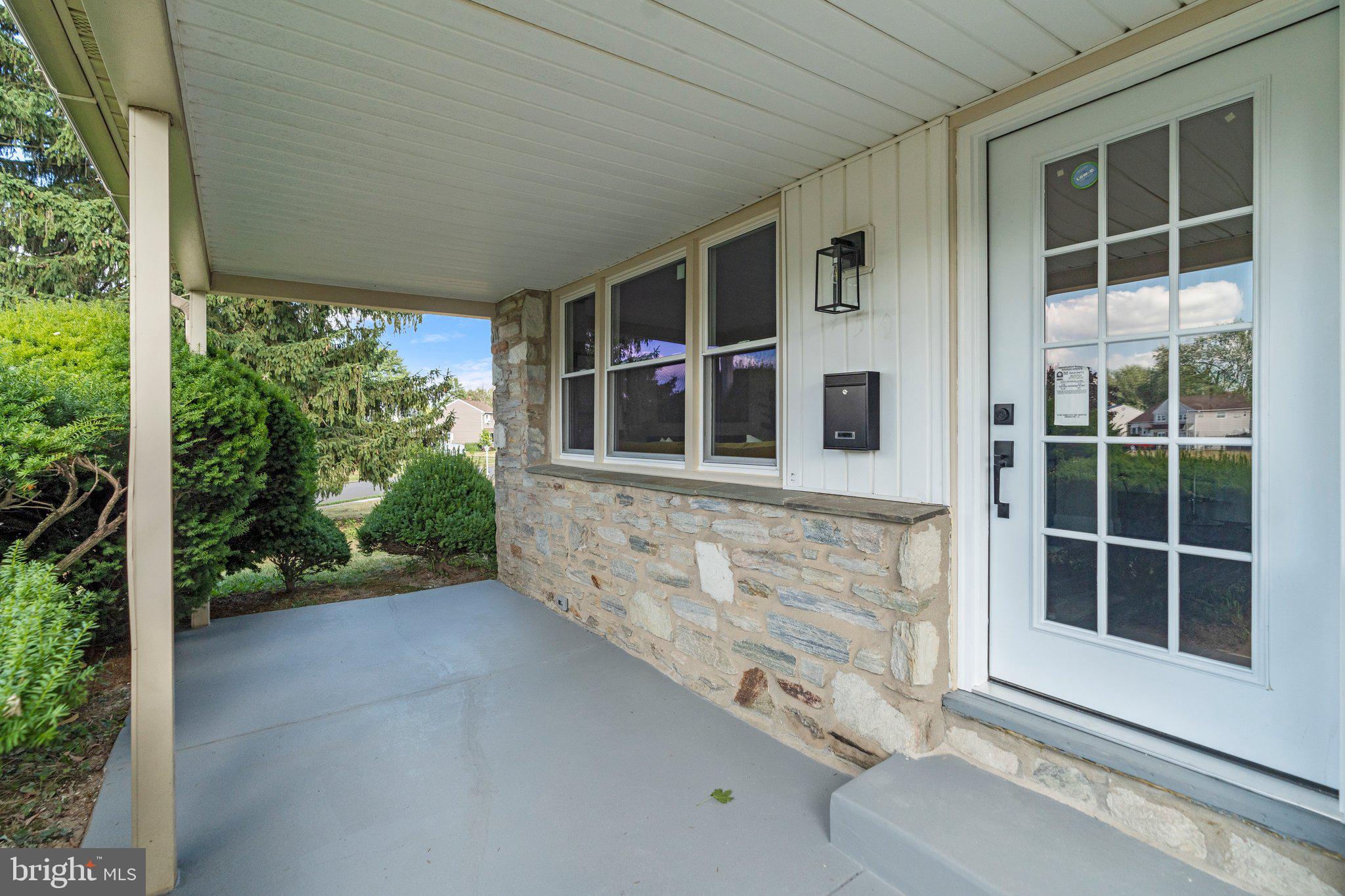 950 Dogwood Road Warminster, PA 18974 - Photo 5 of 40