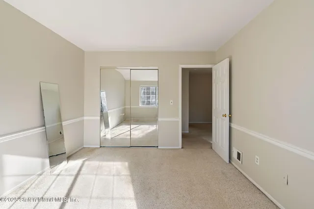 $499,000 | 8 Dreyer Avenue, Unit A | Willowbrook