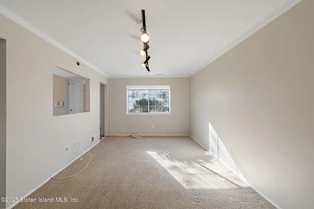 $499,000 | 8 Dreyer Avenue, Unit A | Willowbrook