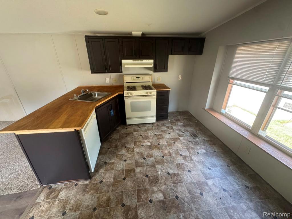 G4493 Fenton Road Flint, MI 48507 - Photo 7 of 21 7.jpeg