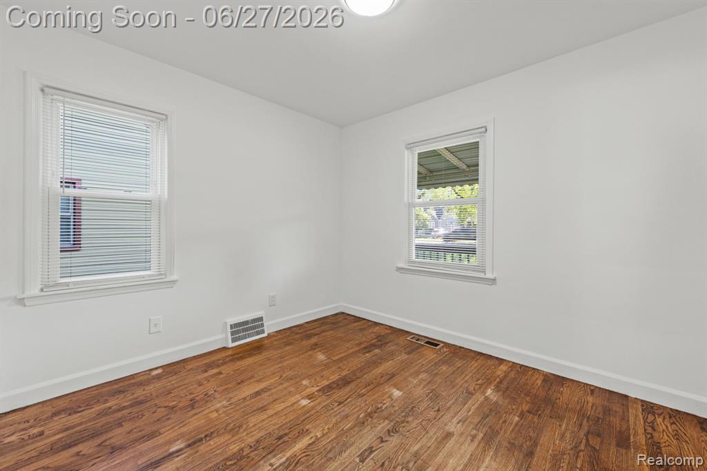 6556 Pelham Road Taylor, MI 48180 - Photo 12 of 34