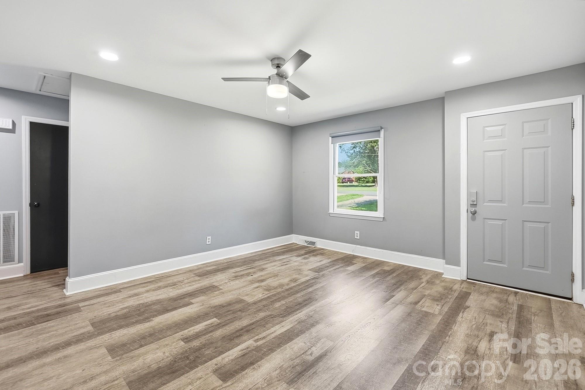 8051 By-Way Road Charlotte, NC 28215 - Photo 7 of 30 Gallery Image 7