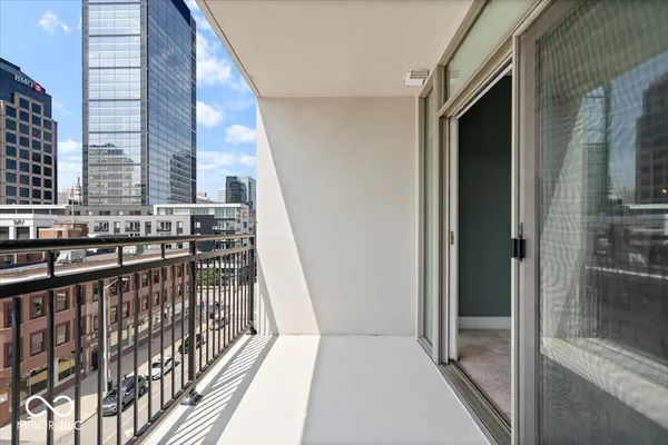 $3,800 | 333 Massachusetts Avenue, Unit 507, Indianapolis, IN 46204