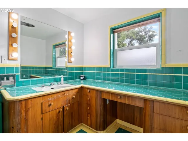 $430,000 | 360 East Elwood Street, Stayton, OR 97383