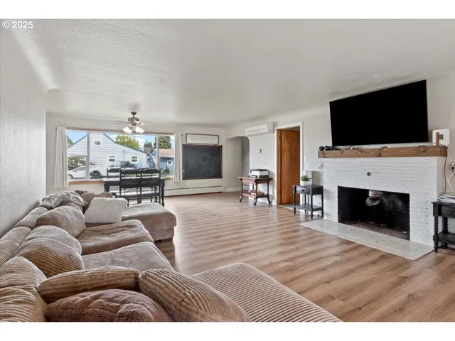 $430,000 | 360 East Elwood Street, Stayton, OR 97383