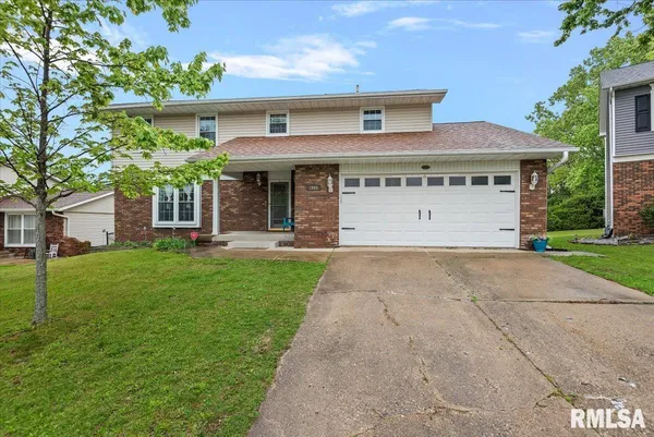 $210,000 | 3960 North Northbrook Drive, Decatur, IL 62526