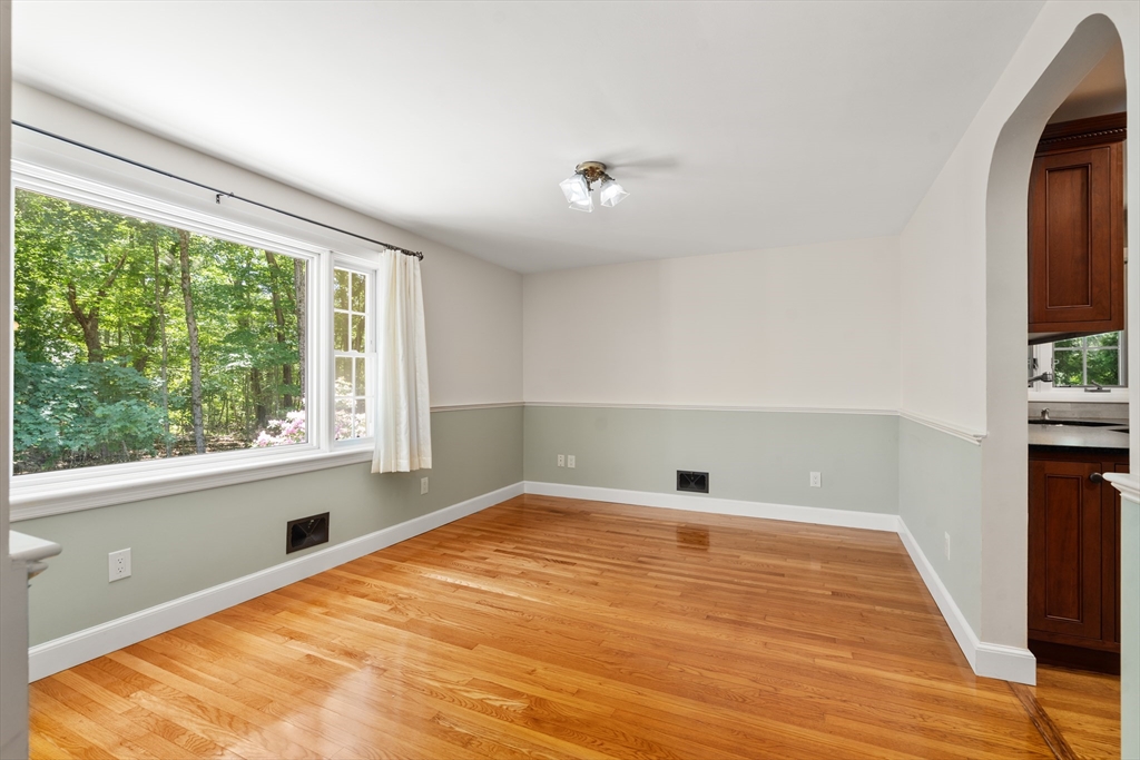 74 Oregon Road Ashland, MA 01721 - Photo 8 of 37