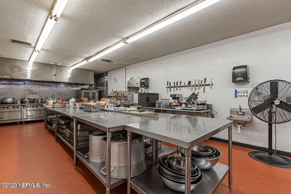 3305 Parental Home Road Jacksonville, FL 32216 - Photo 6 of 26 MAIN KITCHEN