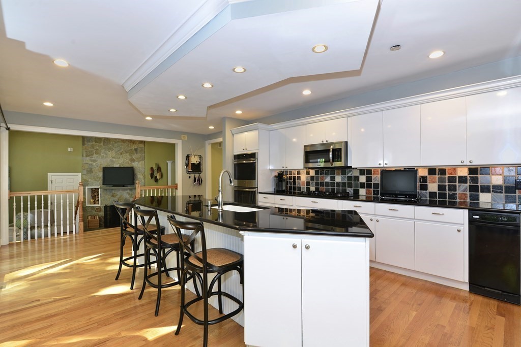 45 Oxbow Road Canton, MA 02021 - Photo 5 of 42 Gallery Image 5