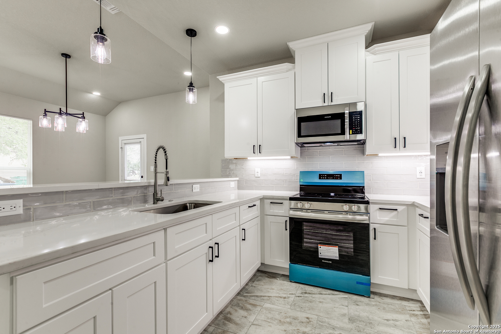 3367 Roland Road San Antonio, TX 78210 - Photo 10 of 28