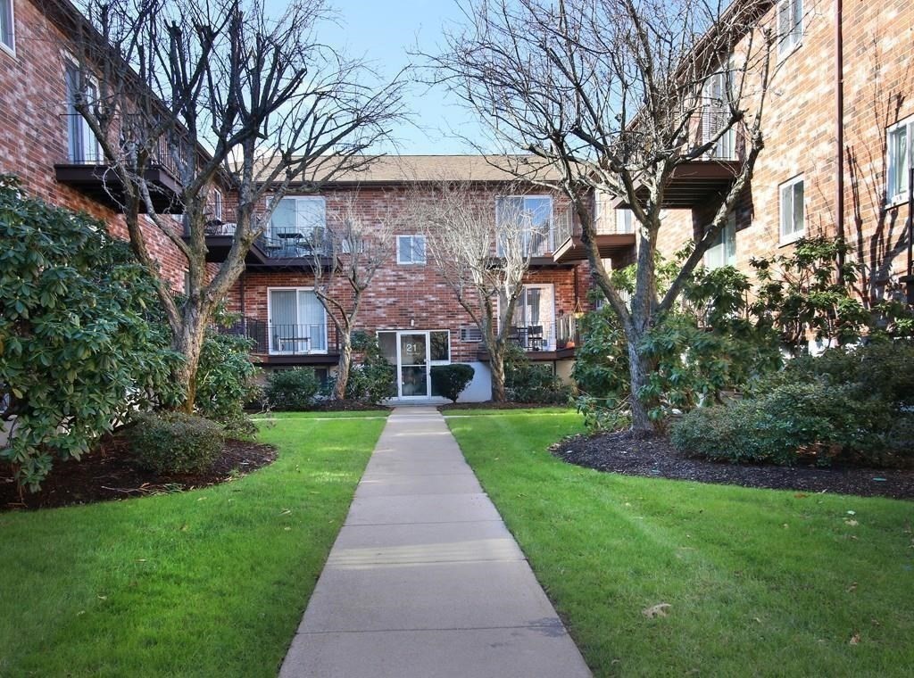 41 Westgate Road, Unit 1 Chestnut Hill, MA 02467 - Photo 10 of 12 Gallery Image 10