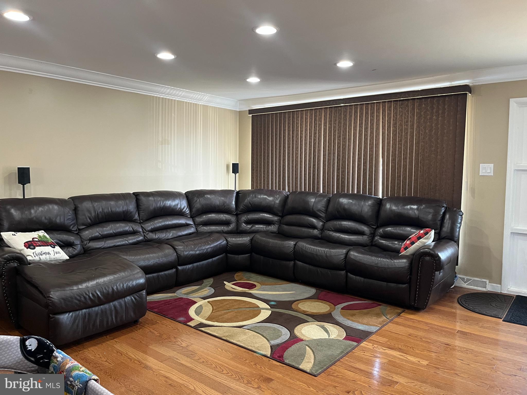 1006 Susan Road Philadelphia, PA 19115 - Photo 2 of 37 a living room with furniture and a rug